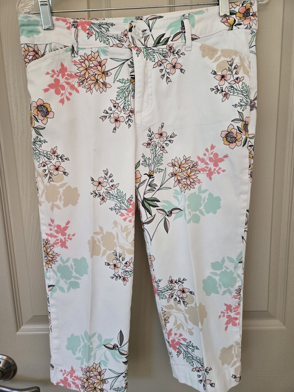 Floral Summer Capris Sz 8